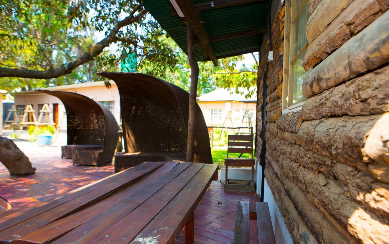 Хостел Lusaka Backpackers Екстер'єр фото