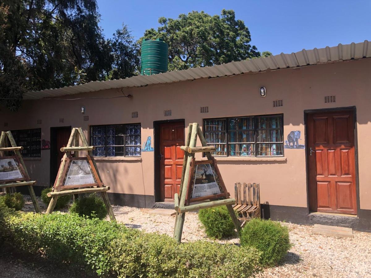 Хостел Lusaka Backpackers Екстер'єр фото